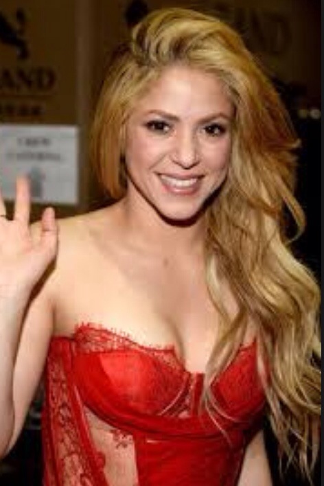 Shakira la più popolare su Facebook - NoteVerticali.it