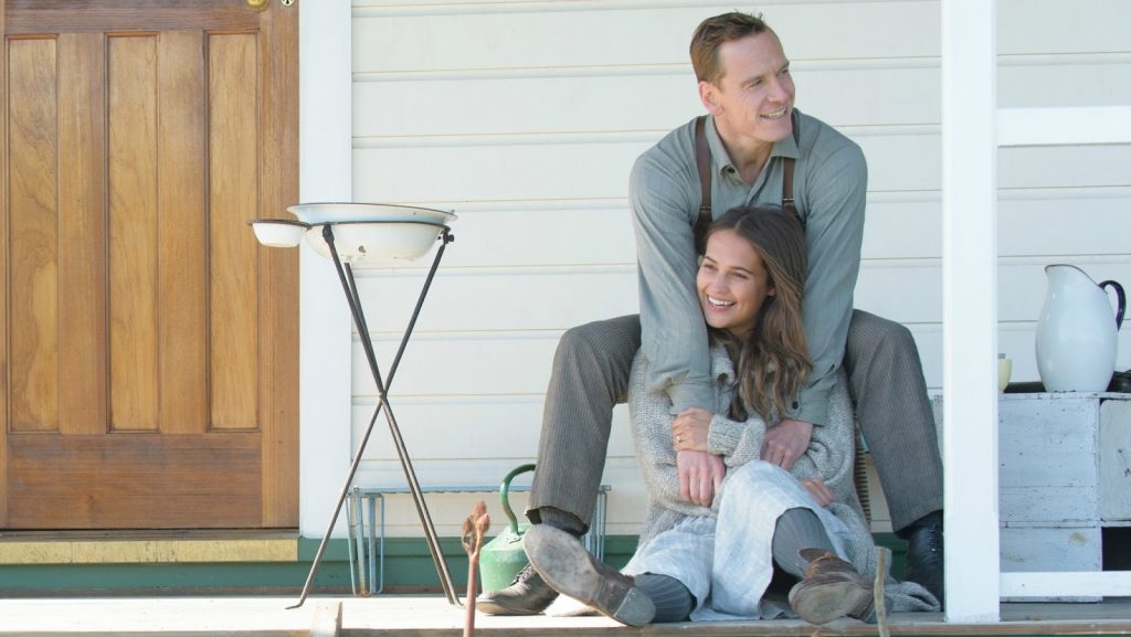 NoteVerticali.it_The_Light_Between_Oceans_Michael_Fassbender_Alicia_Vikander_2
