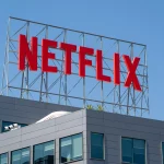 Netflix introduce pubblicità nei video verticali e nei podcast: un cambiamento strategico
