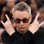 Nicolas Winding Refn commosso a Cannes: ‘Ho rischiato di morire’ e la nuova vita dopo l’intervento