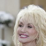 Dolly Parton: una canzone segreta in una capsula del tempo da ascoltare nel 2046